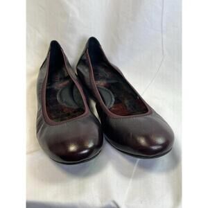 Born Julianne Burgundy Leather Slip On Ballet Flat Shoes Womens Sz 8 Classic